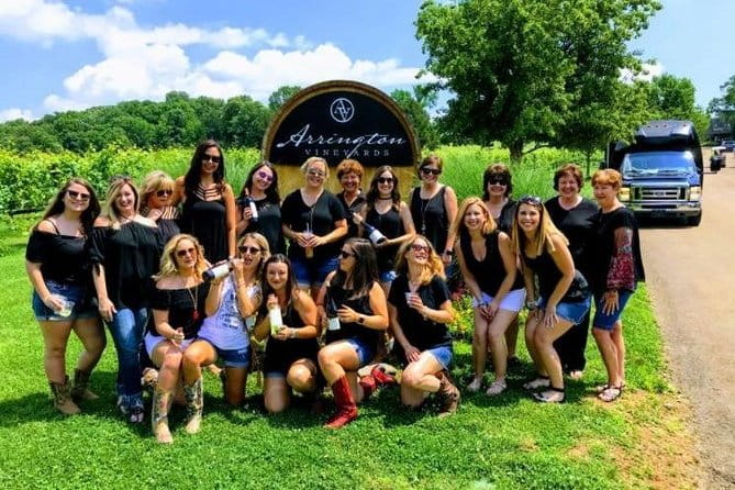 Arrington Vineyard Winery Round-Trip Shuttle Transportation from Nashville - The Round-Trip Transportation: A Comfortable, Reliable Ride