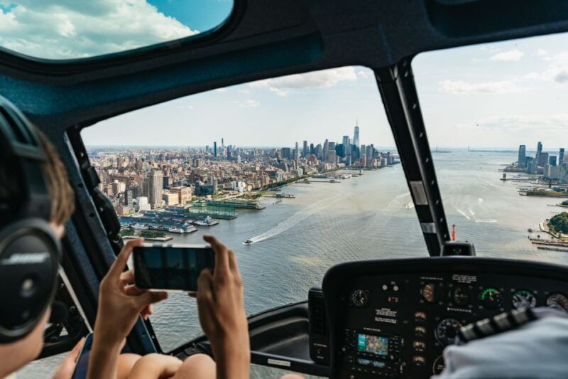 From Westchester: Private NYC Helicopter Tour for 2-6 People - Key Points: