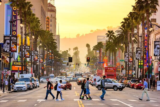 Los Angeles: Celebrity Homes and Iconic Landmarks Tour - An In-Depth Look at the Tour