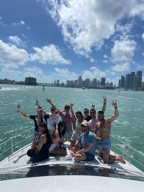 Miami Yacht Rental with Jetski, paddleboards, Inflatables - Key Points