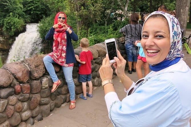 Minneapolis & St. Paul Highlights Private Riding & Walking Tour (3 hrs) - Transportation and Group Size