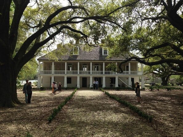 N’awlins Luxury: Whitney Plantation Tour with Transportation - Key Points
