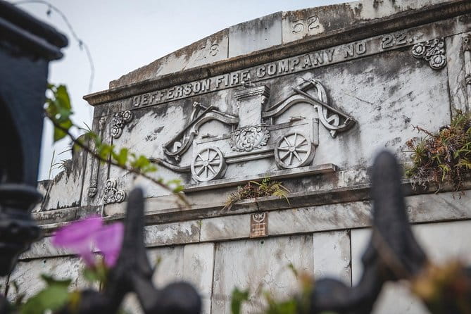 New Orleans Garden District Walking Tour - A Closer Look at the Garden District Walking Tour
