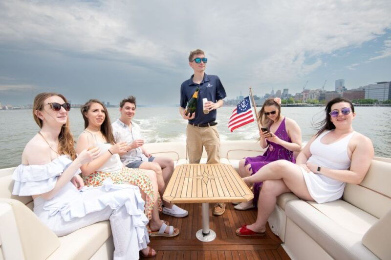 NYC: Fall Foliage Private Yacht Tour - A detailed look at the NYC Fall Foliage Private Yacht Tour