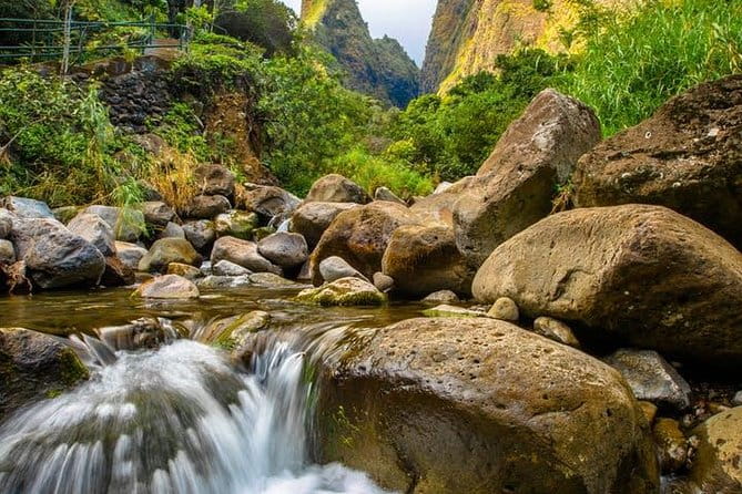 One Day Heavenly Hana Tour: Island Hopping from Oahu to Maui - The Itinerary: A Detailed Look at the Maui Highlights
