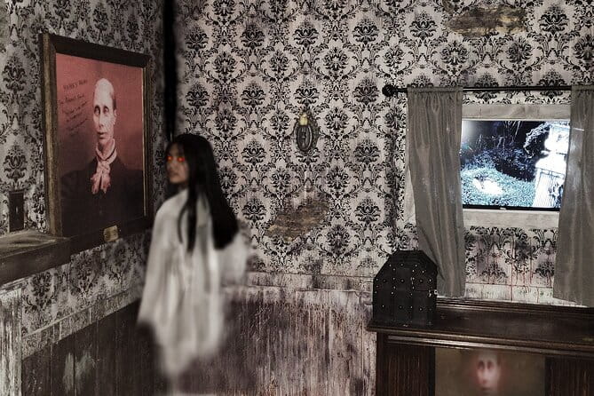 Poltergeist Interactive Escape Room in Northfield, New Jersey - Key Points
