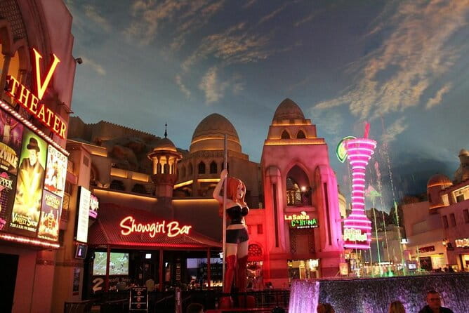 Popovich Comedy Pet Theater at Planet Hollywood Resort and Casino - Exploring the Details of Popovich Comedy Pet Theater