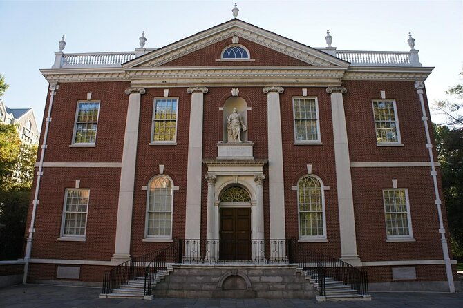 Private 2-hour Founding Fathers Tour of Philadelphia - A Fully-Loaded Walk Through American Foundations