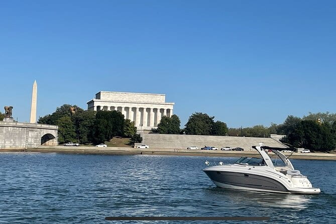 Private Yacht Tour along Washington DC Waterfront - An In-Depth Look at the Private Yacht Tour