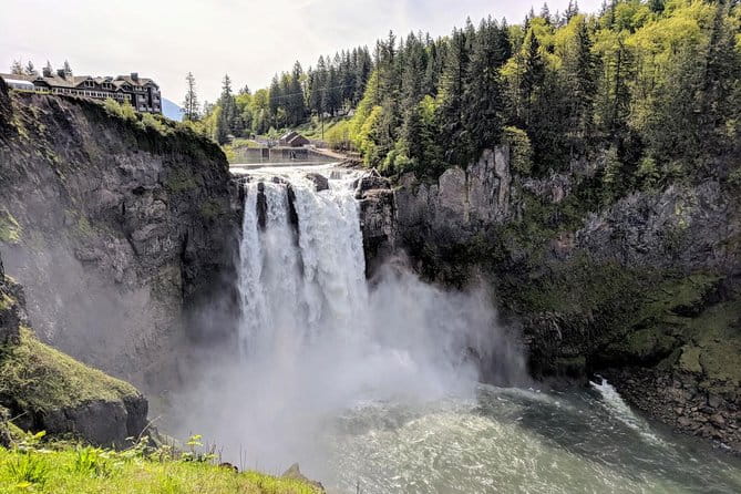 Seattle Wine and Waterfall Luxury Small-Group Day Tour with Lunch - Key Points