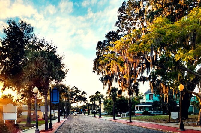Tarpon Springs: Ghost & History Tour by Silent Slayer Ghost Tours - Key Points: