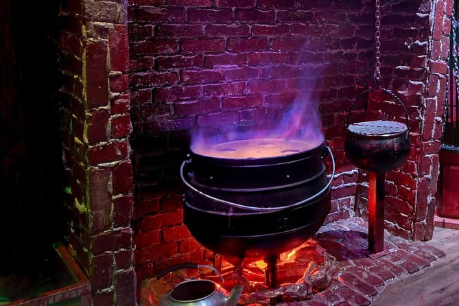 Witch House Escape Room in Las Vegas - Witch House Escape Room in Las Vegas: A Spellbinding Puzzle Adventure
