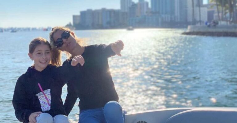 1 hour Miami Private Boat Ride with champagne and captain - Authentic Reviews and Insights