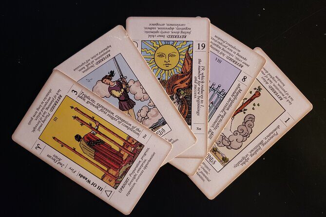 1 Hour Private Tarot Reading in Wilmington - The Experience: A Closer Look at the Details