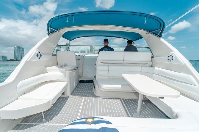 40' Miami Yacht Rental up to 13 Persons - Who Would Love This Experience?