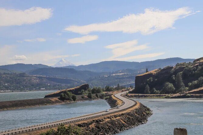 A Full Day Around Portland: City Tour + Visit the Waterfalls - What Makes This Tour Stand Out?