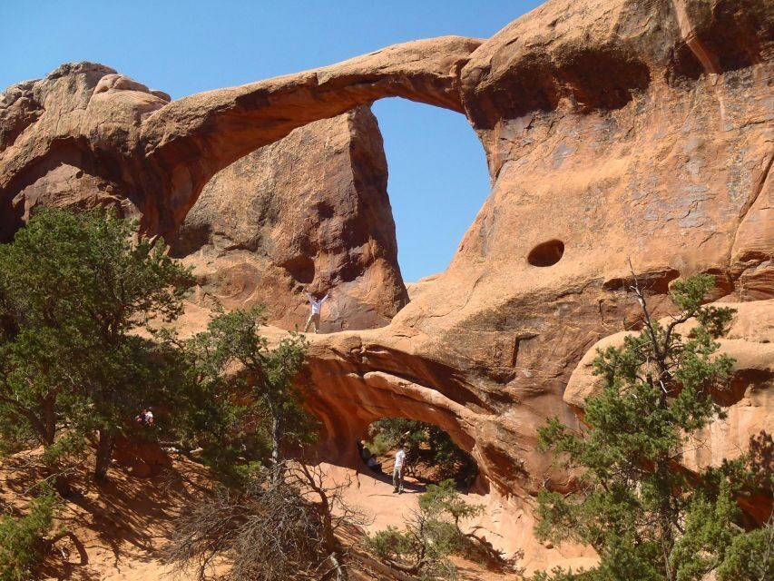 Afternoon Arches National Park 4x4 Tour - Guides: Knowledge and Personal Touch