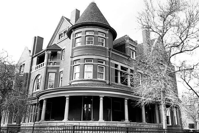All-Inclusive Twilight Ghost Tour with a Boozy Twist - The Drinks & Equipment