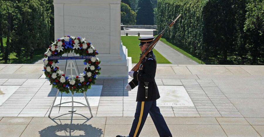 Arlington Cementary & Guard Ceremony with Iowa Jima Memorial - Visiting the Gravesite of President John F. Kennedy