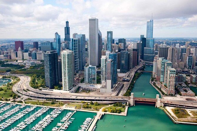 Arrival Private Transfer: O'Hare Airport ORD to Chicago in Business Car - The Itinerary: From Airport to Chicago