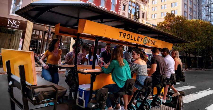 Austin: Trolley Pub Austin Public Mixer Tour - The Route and Bar Stops
