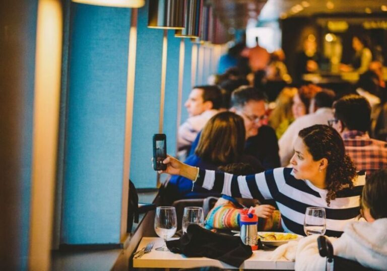 Baltimore: Christmas Day Gourmet Brunch or Dinner Cruise - What to Expect at Each Stage