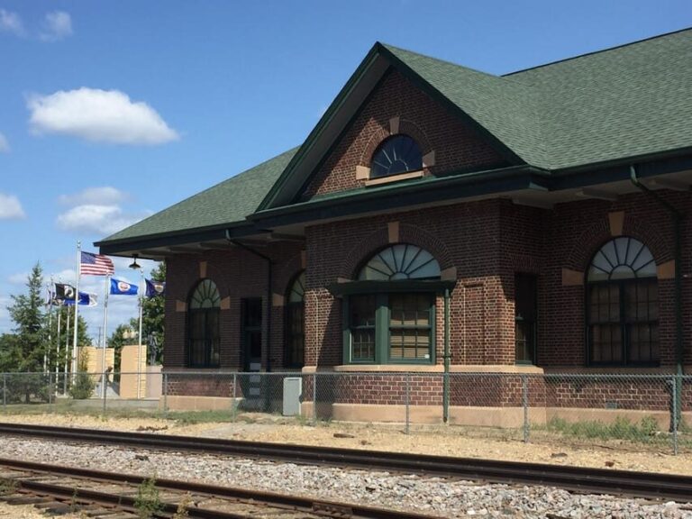 Bemidji, MN: Downtown Walking Tour - FAQs