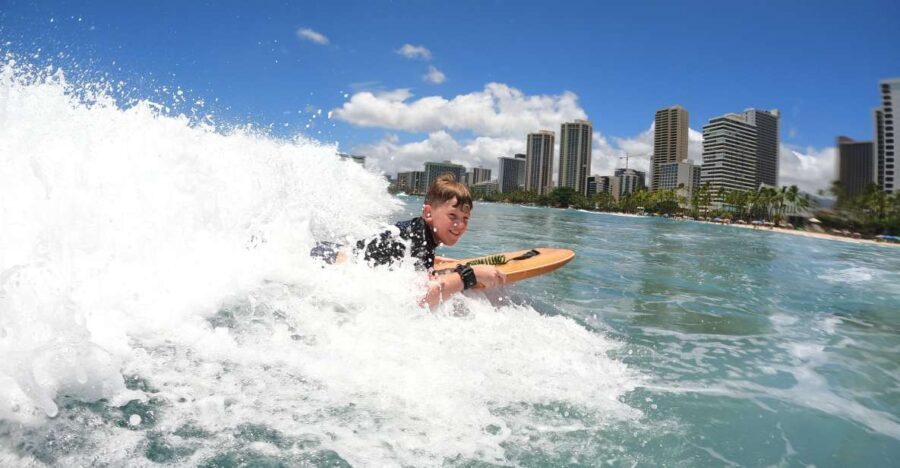 Bodyboard lesson in Waikiki, Two Students to One Instructor - The Itinerary Breakdown