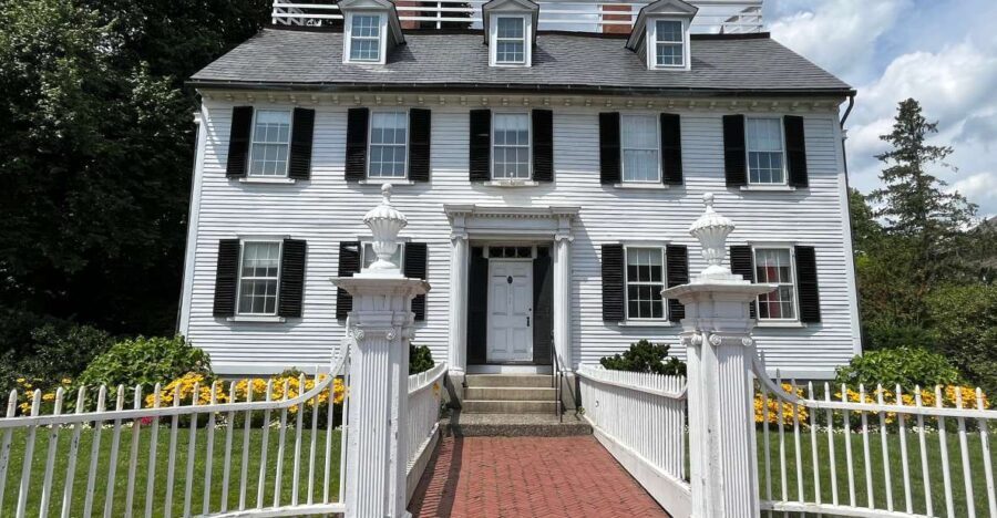 Boston: Salem by Boat  Witch Trials & Walking Tour - Visiting the Salem Witch Museum (Sun-Thurs Tours)