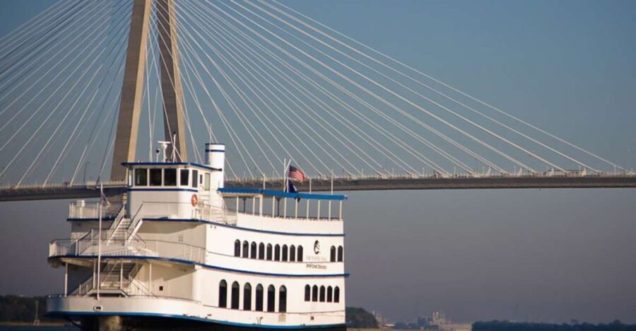 Charleston: Historic City Tour and Harbor Cruise - What Makes the Land Tour Special?