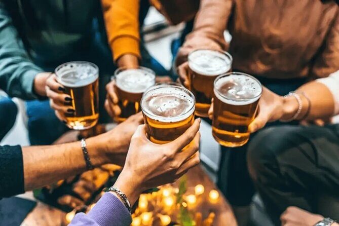 Charleston's Crafts & Cocktails tour - Beyond the Bars: A Tour of Charleston’s Iconic Landmarks