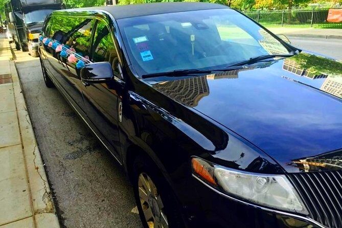 Chicago 2-Hour Sightseeing Transfer by Luxury Stretch Limo - Who Would Love This Experience?