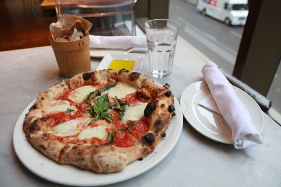 Chicago: Downtown Pizza Guided Walking Tour with Tastings - Analyzing the Value