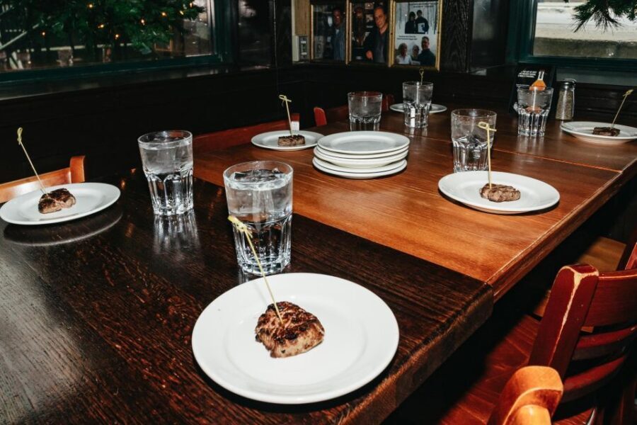 Chicago: Gangsters and Food Tasting Walking Tour - In-Depth Look at the Experience
