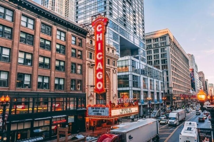 Chicago Highlights Private Walking Tour With A Guide - What to Expect During the Tour