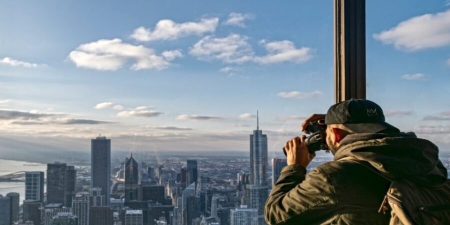 Chicago: Small Group Walking Tour with Skydeck and Boat - Starting Point & First Stop: Willis Tower Skydeck