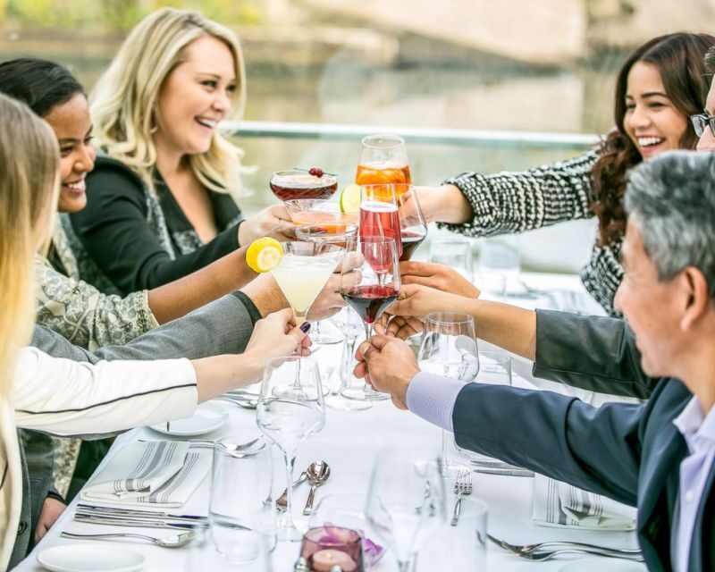 Chicago: Thanksgiving Gourmet Lunch Cruise on Chicago River - A Closer Look at the Experience