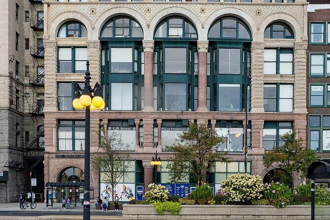 Chicago's Dark Side Self-Guided Smartphone Walking Tour - Exploring Chicago’s Haunted Highlights