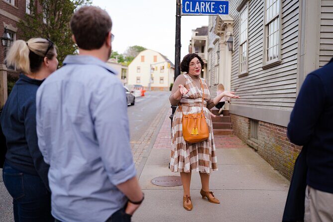 Colonial Newport Walking Tour - Navigating the Logistics