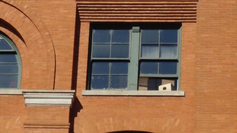 Dallas: JFK Assassination Highlights Walking Tour - The Guides: Who Makes the Difference