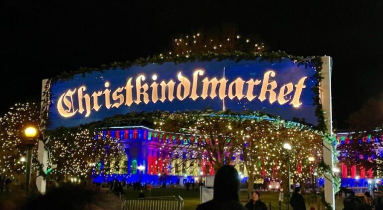 Denver: Holiday Lights & History Walking Tour - Highlights in Detail