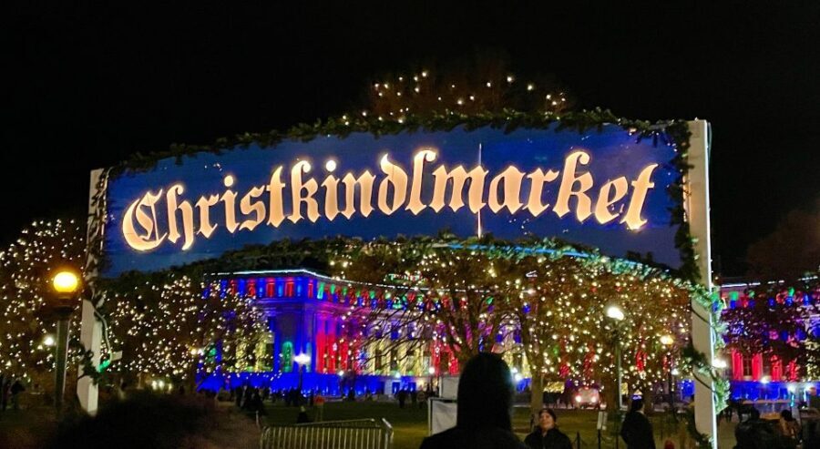 Denver: Holiday Lights & History Walking Tour - Highlights in Detail