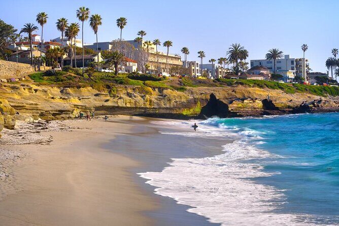 Departure Private Transfer: San Diego to San Diego Airport SAN in Business Car - An In-Depth Look at the San Diego Airport Private Transfer