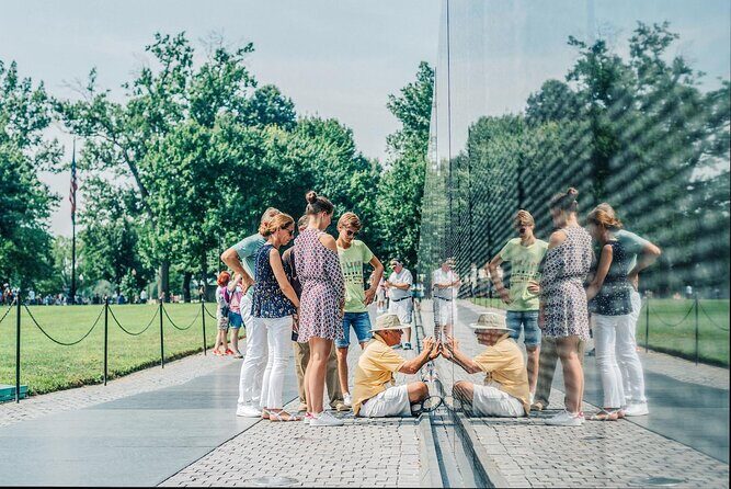 Exploring Washington's Iconic Landmarks - What Makes This Tour Stand Out?