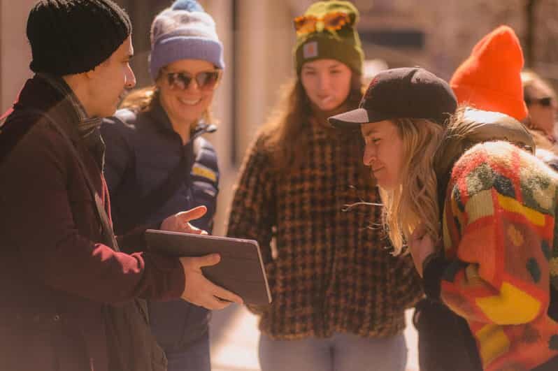 Fan Tribute: Taylor Swift in New York Walking Tour - The Guides: Knowledge and Passion