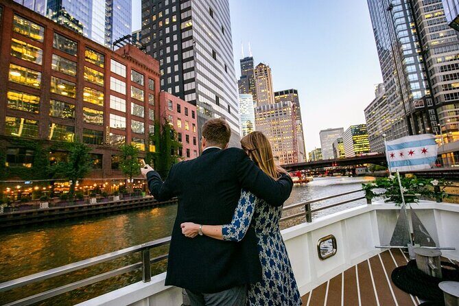 Father's Day Plated Dinner Cruise on the Chicago River - Entertainment and Atmosphere