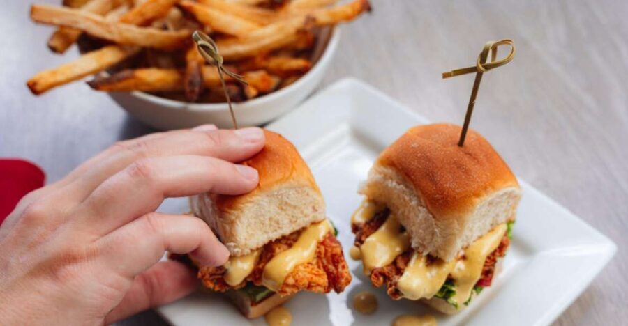 Fort Lauderdale: Food & Drinks Tour - Authenticity & Local Flavor