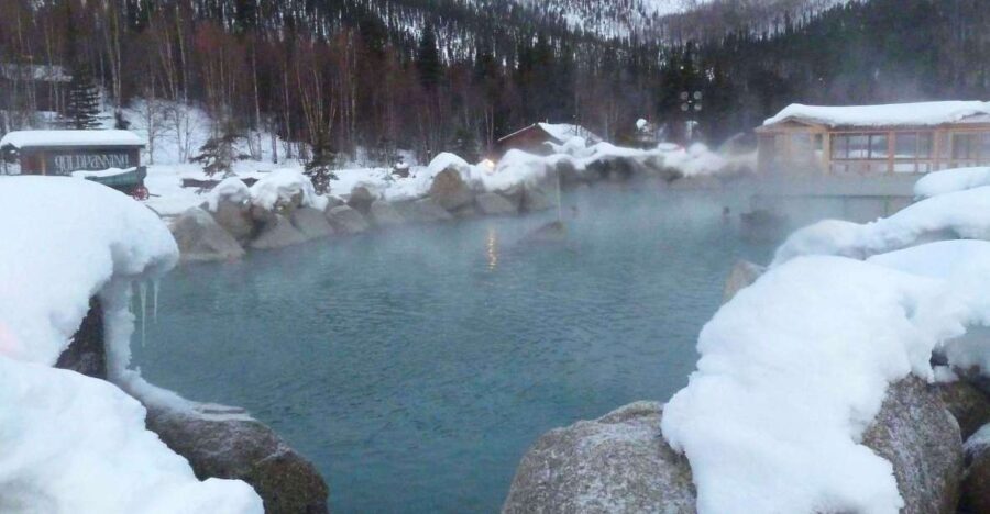 From Fairbanks: Chena Hot Springs Northern Lights Tour - Practical Aspects: What to Know Before Booking