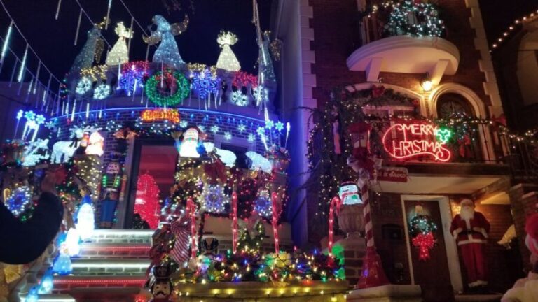 From Manhattan: 4-Hour Brooklyn Christmas Magic Tour - A Well-Rounded Tour of Brooklyn’s Holiday Lights
