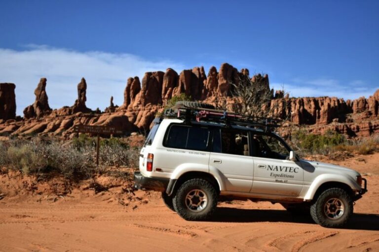 From Moab: Arches National Park 4x4 Drive and Hiking Tour - What We Love About This Tour